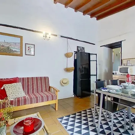 Villa Charming 1-bed House In