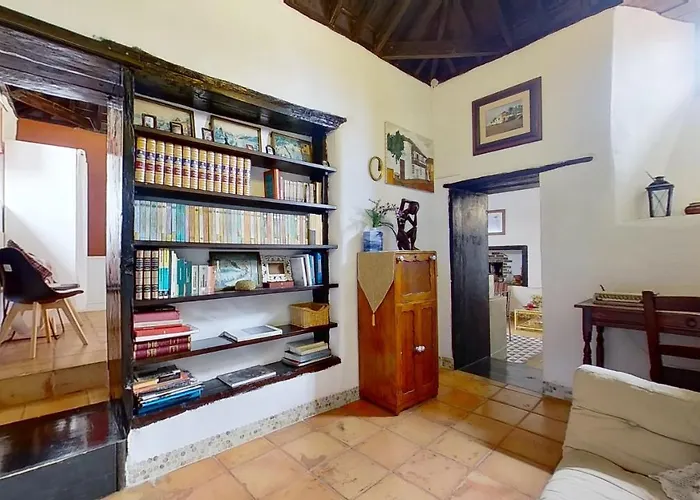 Villa Charming 1-bed House In La Laguna (Tenerife)