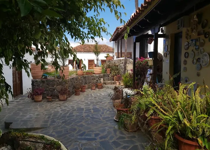 Villa Charming 1-bed House In