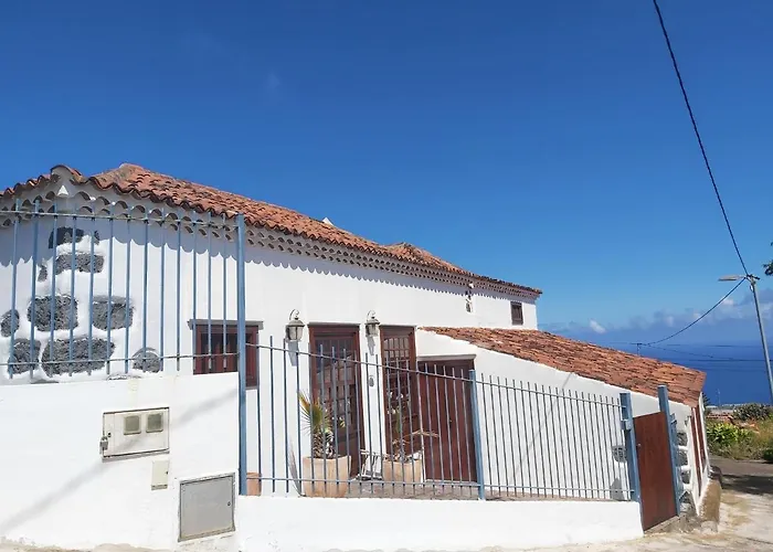Villa Charming 1-bed House In *