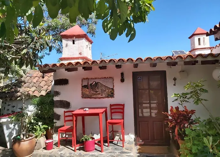 Charming 1-bed House In Villa