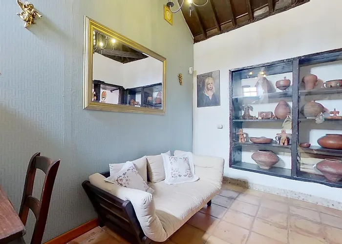Charming 1-bed House In Villa *
