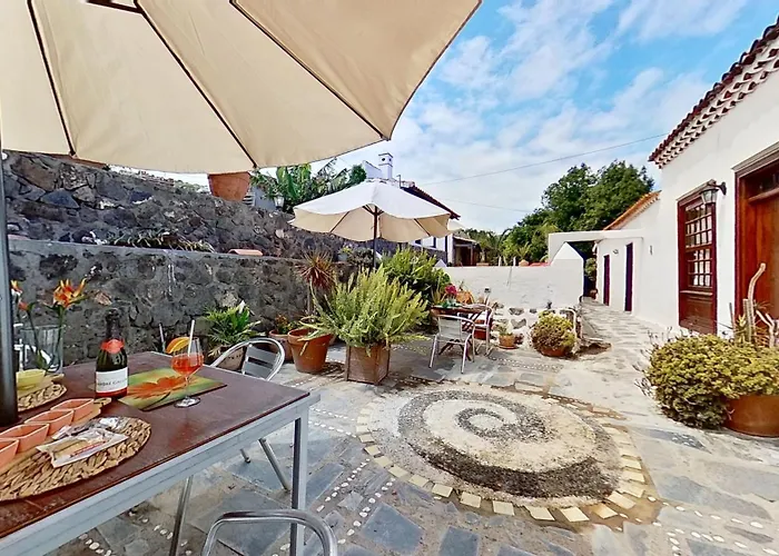 Charming 1-bed House In Villa La Laguna (Tenerife)